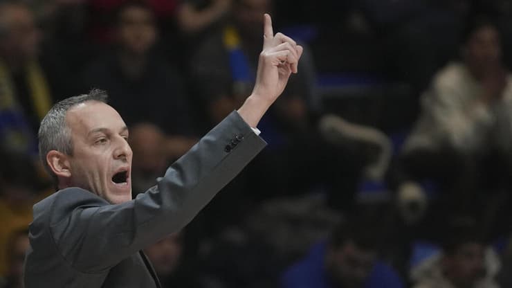 קטש (צילום: AP Photo/Darko Vojinovic) קטש