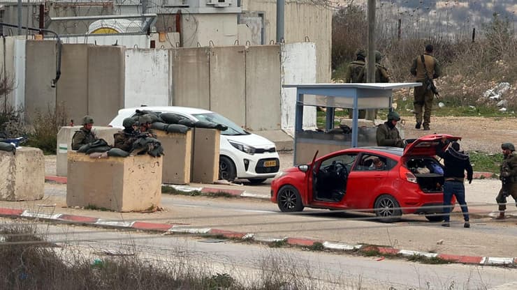 פקקים בגדה, יהודה ושומרון בגלל מחסומים של צה"ל בעקבות מבצע חומת ברזל