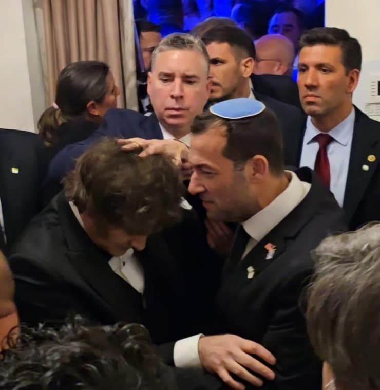 יוסי דגן מברך את נשיא ארגנטינה יוסי דגן מברך את נשיא ארגנטינה