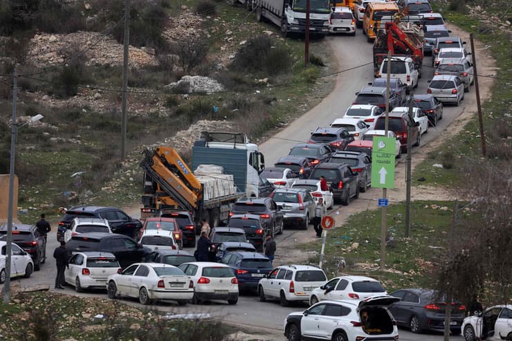 פקקים בגדה, יהודה ושומרון בגלל מחסומים של צה"ל בעקבות מבצע חומת ברזל