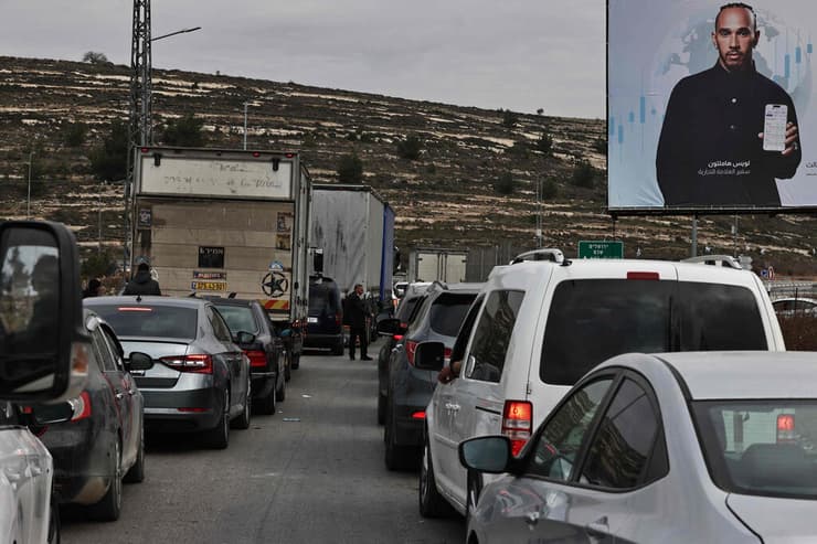 פקקים בגדה, יהודה ושומרון בגלל מחסומים של צה"ל בעקבות מבצע חומת ברזל