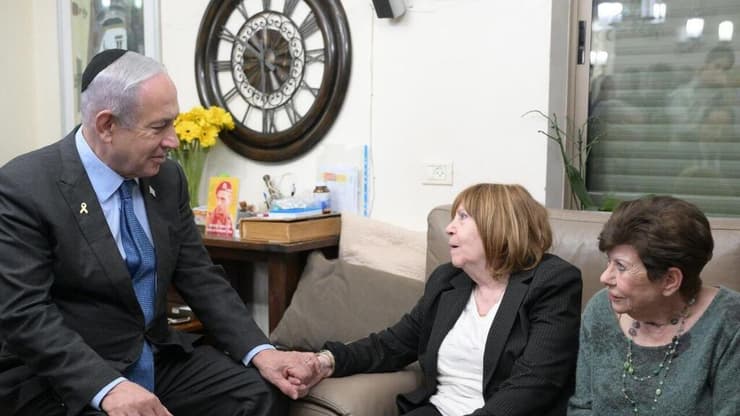 ראש הממשלה נתניהו בניחום אבלים אצל משפחתו של אורון שאול ז"ל