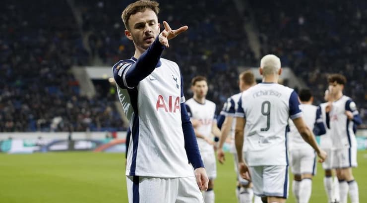 ג'יימס מדיסון חוגג (רויטרס) ג'יימס מדיסון חוגג