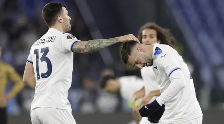 שחקני לאציו חוגגים (רויטרס) שחקני לאציו חוגגים