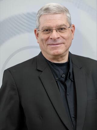 ד"ר הראל מנשרי, ממקימי מערך הסייבר בשב"כ, וכיום ראש תחום סייבר במכון הטכנולוגי חולון ומרצה בפקולטה לרפואה באוניברסיטת תל אביב