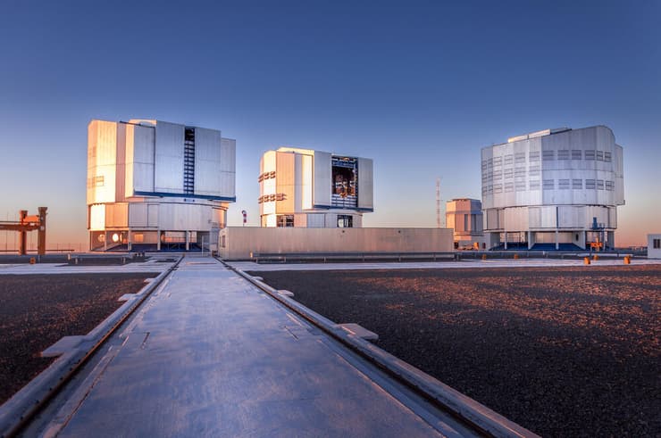 הטלסקופ הגדול מאוד של המצפה האירופי הדרומי בצ'ילה