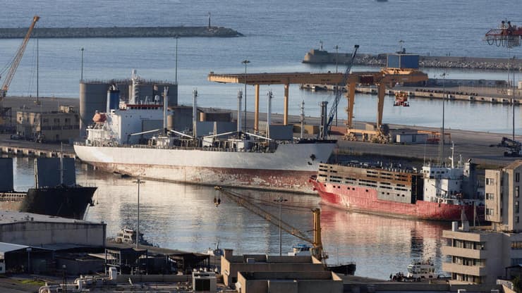 אילוסטרציה (צילום: REUTERS/Umit Bektas/File Photo) נמל טרטוס