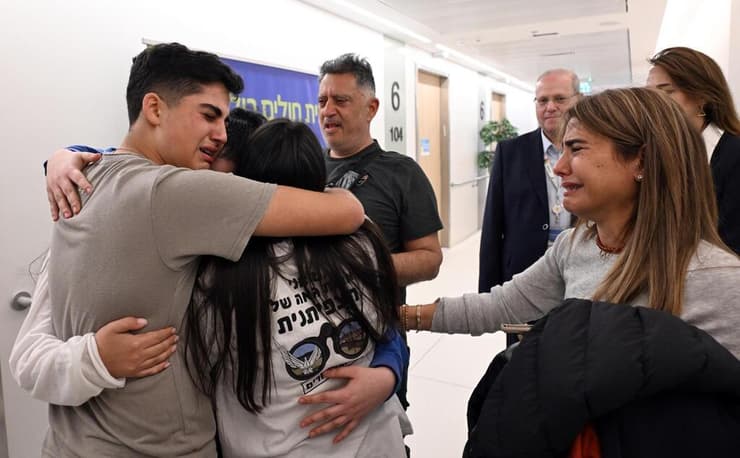 לירי אלבג מגיעה לבית החולים