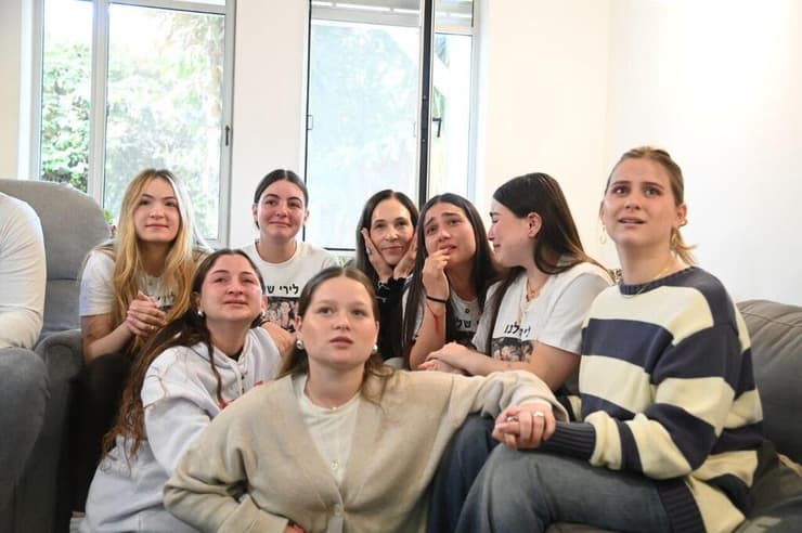 חברותיה של לירי אלבג מחכות בדריכות לשובה