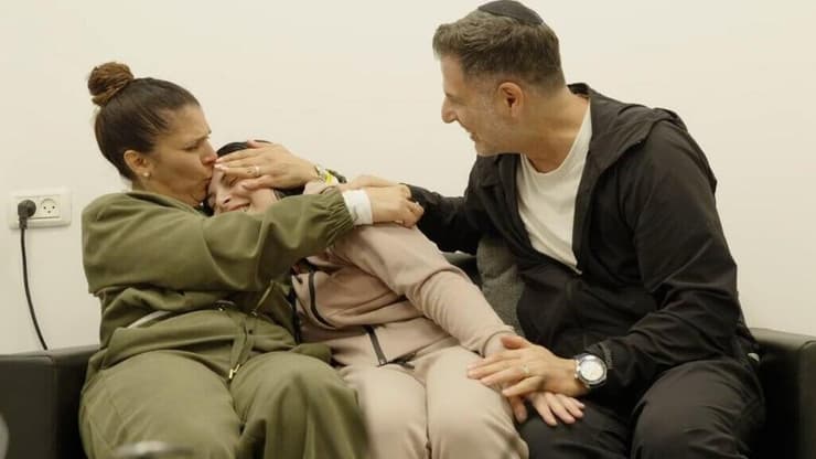  דניאלה גלבוע במפגש ראשון עם הוריה