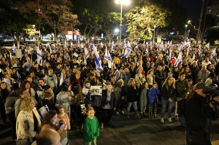 חגיגות לחזרתה של נעמה לוי ברעננה