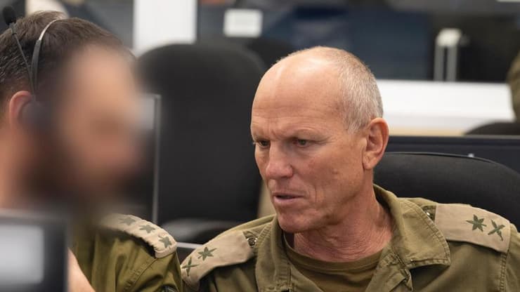 האלוף (מיל׳) ניצן אלון בדיון הערכות במפקדת השבויים והנעדרים