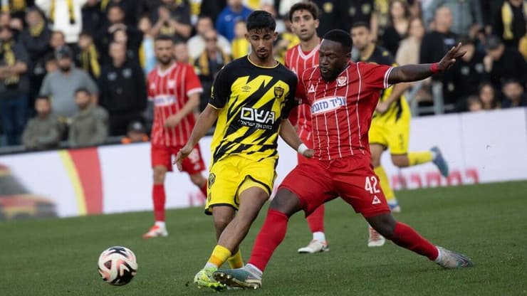 ירין לוי מול סכנין במשחק הקודם בין שתי הקבוצות (צילום: אלכס קולומויסקי) ירין לוי בפעולה