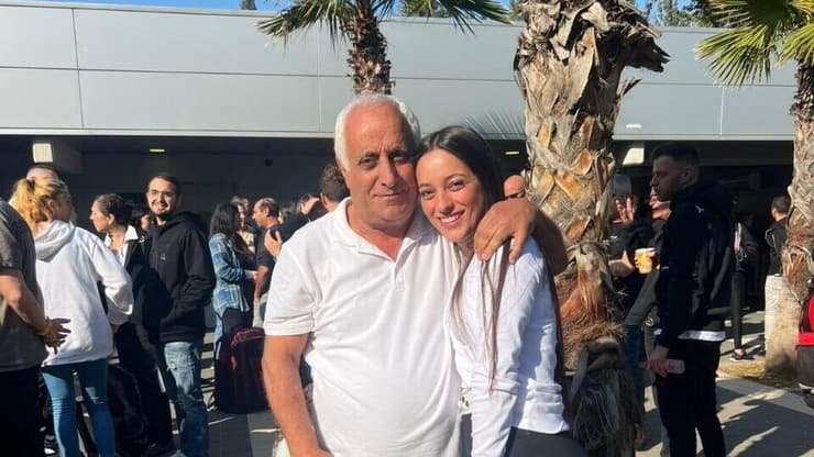 סמלת שי אשרם עם אביה דרור (צילום: באדיבות המשפחה) סמלת שי אשרם ואביה דרור