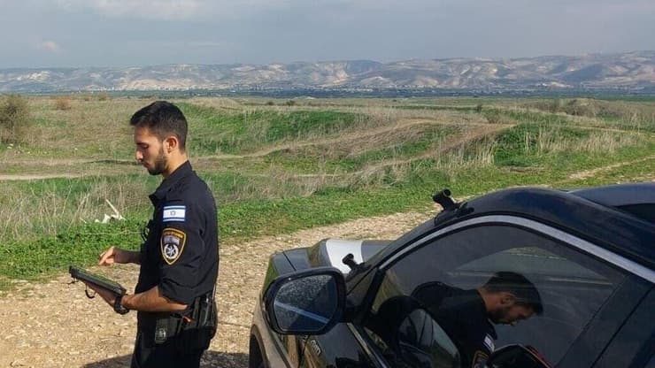 זירת תאונת בדרכים סמוך לחמדיה, שבה נפצע אנוש ילד בן 9