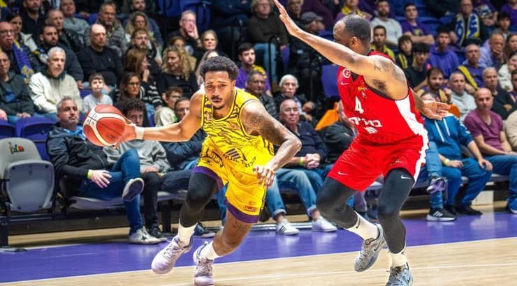 ג'יילן אדאמס (רועי כפיר) ג'יילן אדאמס