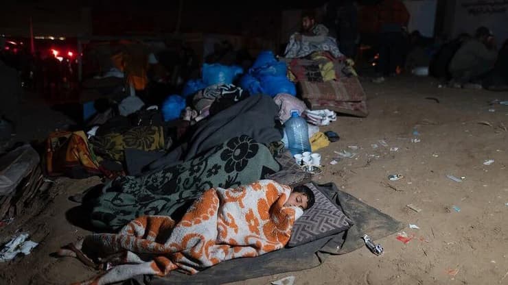 עקורים מחכים לחזרה לצפון הרצועה, ציר נצרים