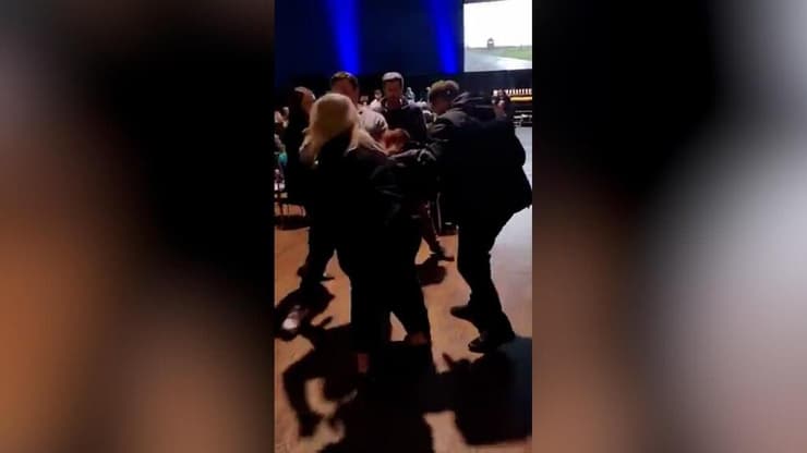 בזמן נאום נשיא דבלין יהודים שישבו בקהל הוצאו באלימות