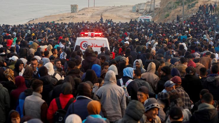 עזתיים עקורים במרכז הרצועה