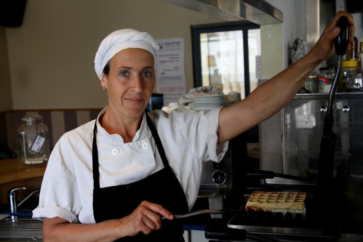 ״רציתי לחסוך כסף לטיול״. נילי מירון