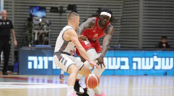 ליאם אוריילי מול ג'ונתן מוטלי