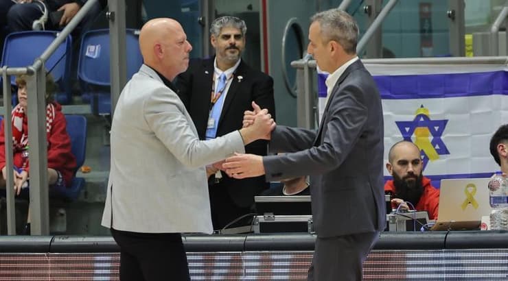 עודד קטש ורמי הדר לוחצים ידיים