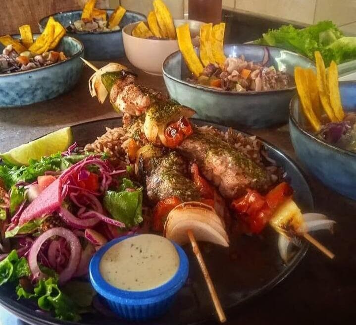 שיפוד דג עם מג'דרה במסעדת יפו