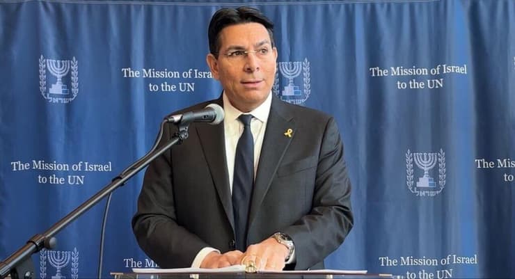 דני דנון בטקס פתיחת תערוכה לציון 80 שנים לשחרור אושוויץ באו"ם