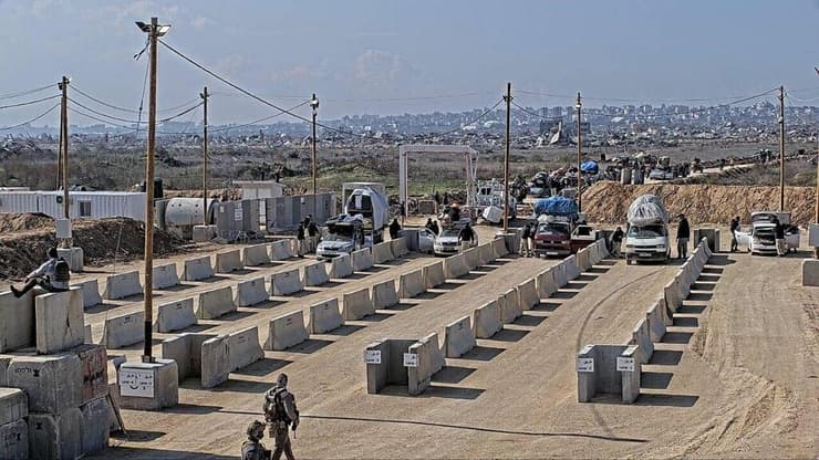 המעבר הרכוב בנצרים החל  לעבוד ולבדוק עזתים שעוברים צפונה