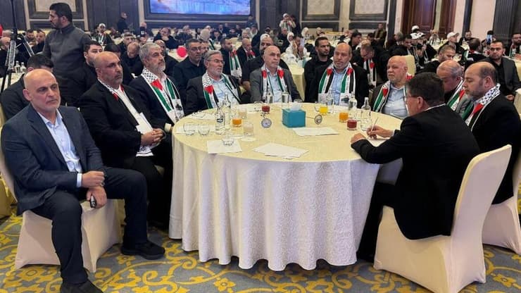 חאלד משעל, זיאד נחאלה, זאהר ג'בארין, מוחמד דרוויש, חליל אל חיה, מוסא אבו מרזוק  וקדורה פארס