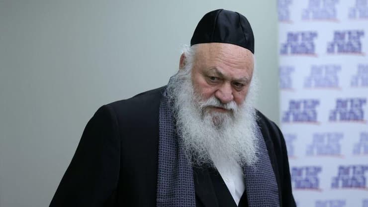 על פיו יישק דבר. גולדקנופף (צילום: אלכס קולומויסקי) יצחק גולדקנופף