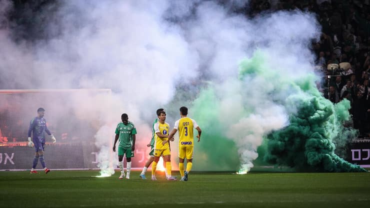 המגרש בסמי עופר עם האבוקות