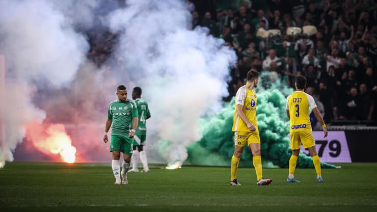 המגרש בסמי עופר עם האבוקות