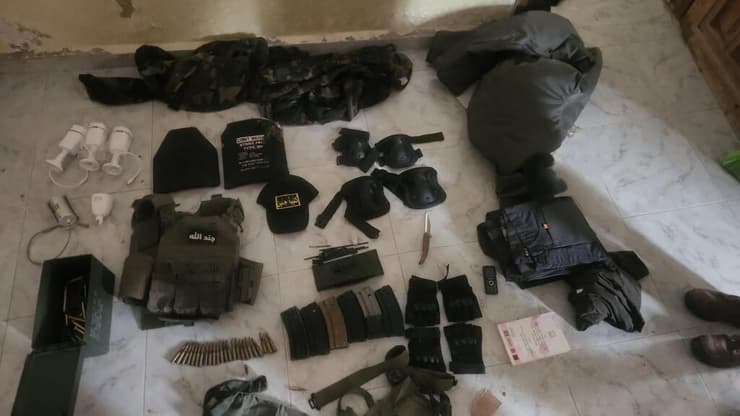 אמצעי הלחימה שאותרו על-ידי לוחמי עוצבת הקומנדו