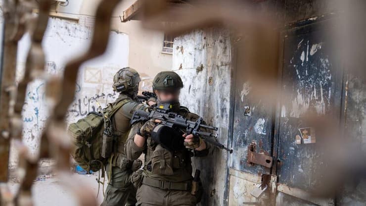 מחבל זורק מטען על כוחות צה"ל - ומחוסל מהאוויר