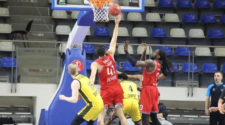 תומר גינת מניח שתיים (אחר) תומר גינת מניח שתיים