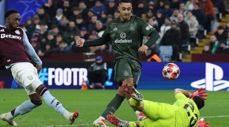 אדם אידח מבקיע (רויטרס) אדם אידח מבקיע