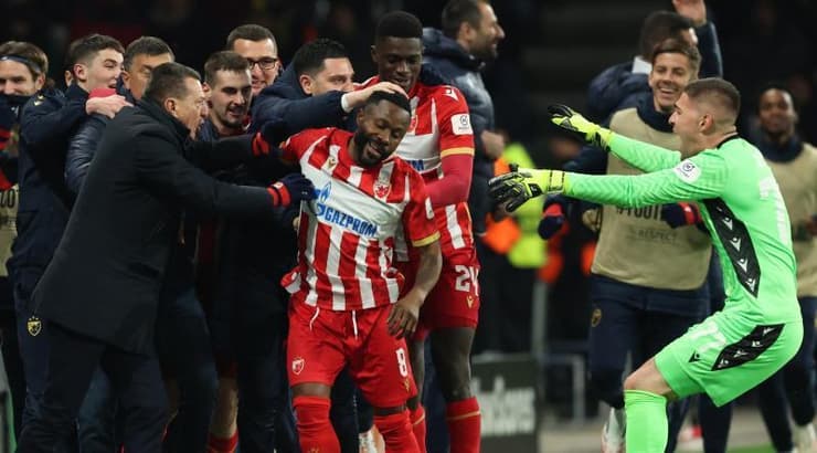 גואלור קנגה חוגג (רויטרס) גואלור קנגה חוגג