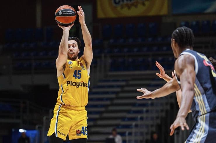 שחקן מכבי ת"א תמיר בלאט