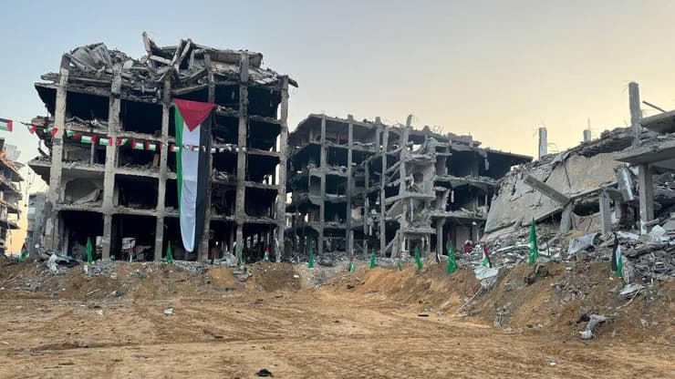 הכנות לטקס מסירת החטופים בג'באליה