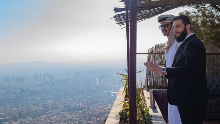 תמים בן חמד אל ת'אני אמיר קטאר עם אחמד א-שרע