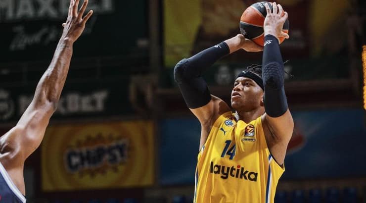 חסיאל ריברו צולף