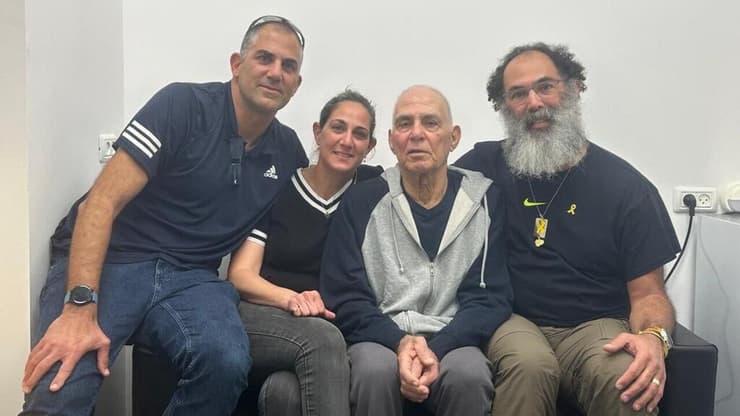 יאיר, מורן ועודד, ילדיו של גדי מוזס באיחוד מרגש לאחר 482 ימים.