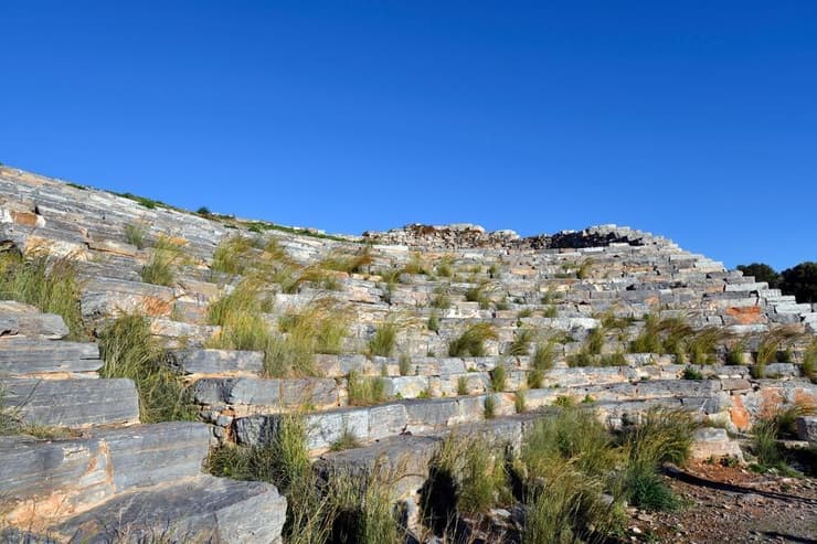 לאווריו ביוון, שם נכרו בעבר מתכות שהובילו לעלייה בזיהום העופרת