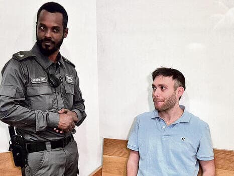 הנגד ארי רוזנפלד בבקשה להארכת מעצר. "בשתי הפרשות היה נכון לחקור ולהעמיד לדין, אבל לא היה צריך לנקוט צעד כל כך דרקוני ושולל חירות" | צילום: עידו ארז yk14241920