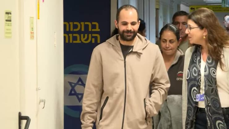 ירדן ביבס פוגש את משפחתו בשיבא