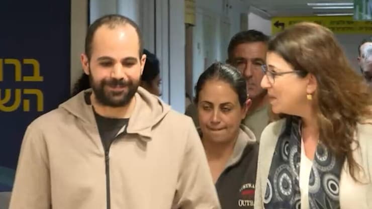 ירדן ביבס פוגש את משפחתו בשיבא