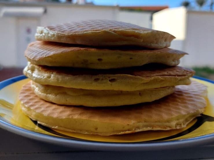ארוחת הפנקייקים שיקבל קית'. "זה הפינוק הראשון" פנקייקים שתושבי כפר עזה הכינו עבור קית' סיגל