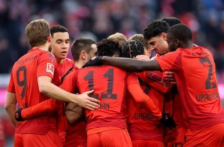 שחקני באיירן חוגגים