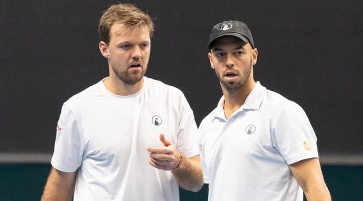 קווין קרביץ וטים פוץ